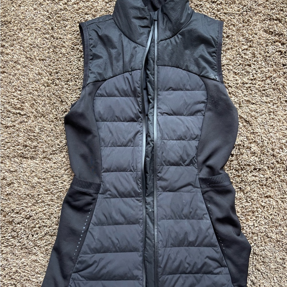 Lululemon Women's Black Sleeveless Zip Up Vest